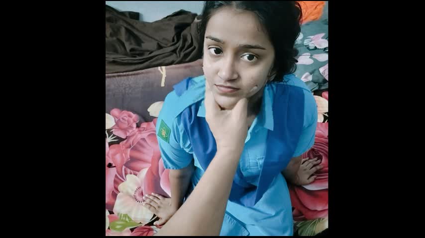 Dhire se daliye virgin chut hai desi school hot girl losing her virginity with lover